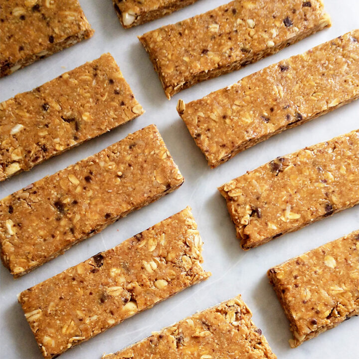 Peanut Butter Chocolate Chip Granola Bars