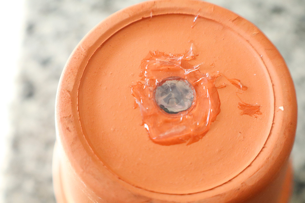 silicone covering hole in one pot