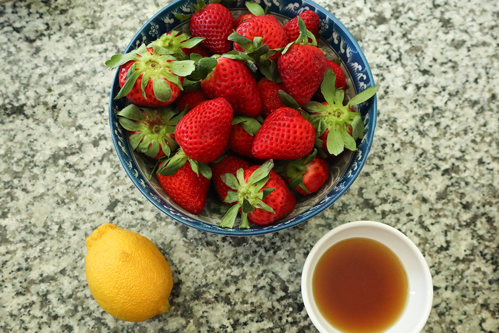 ingredients for strawberry syrup/jam