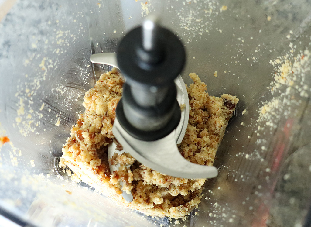 almond flour cheesecake crust in blender
